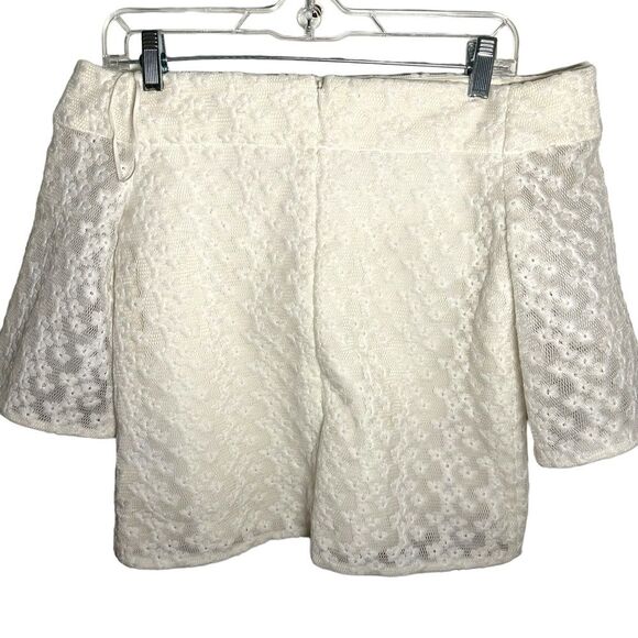 Tibi White Off Shoulder Lacy Eyelet Top
Size 4 small Florals - Picture 6 of 11